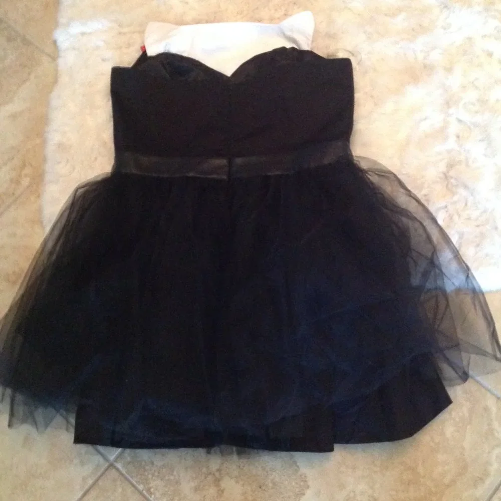 Dolls Kill Hello Kitty dress 2x Worn once! Please read description!!! No returns - Picture 3 of 3